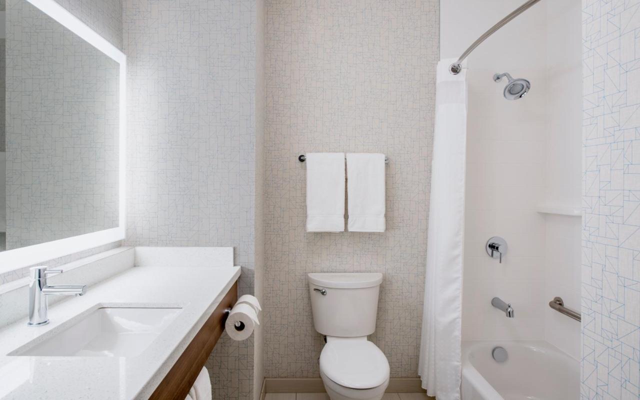 Holiday Inn Express & Suites Kelowna - East By Ihg Exteriér fotografie