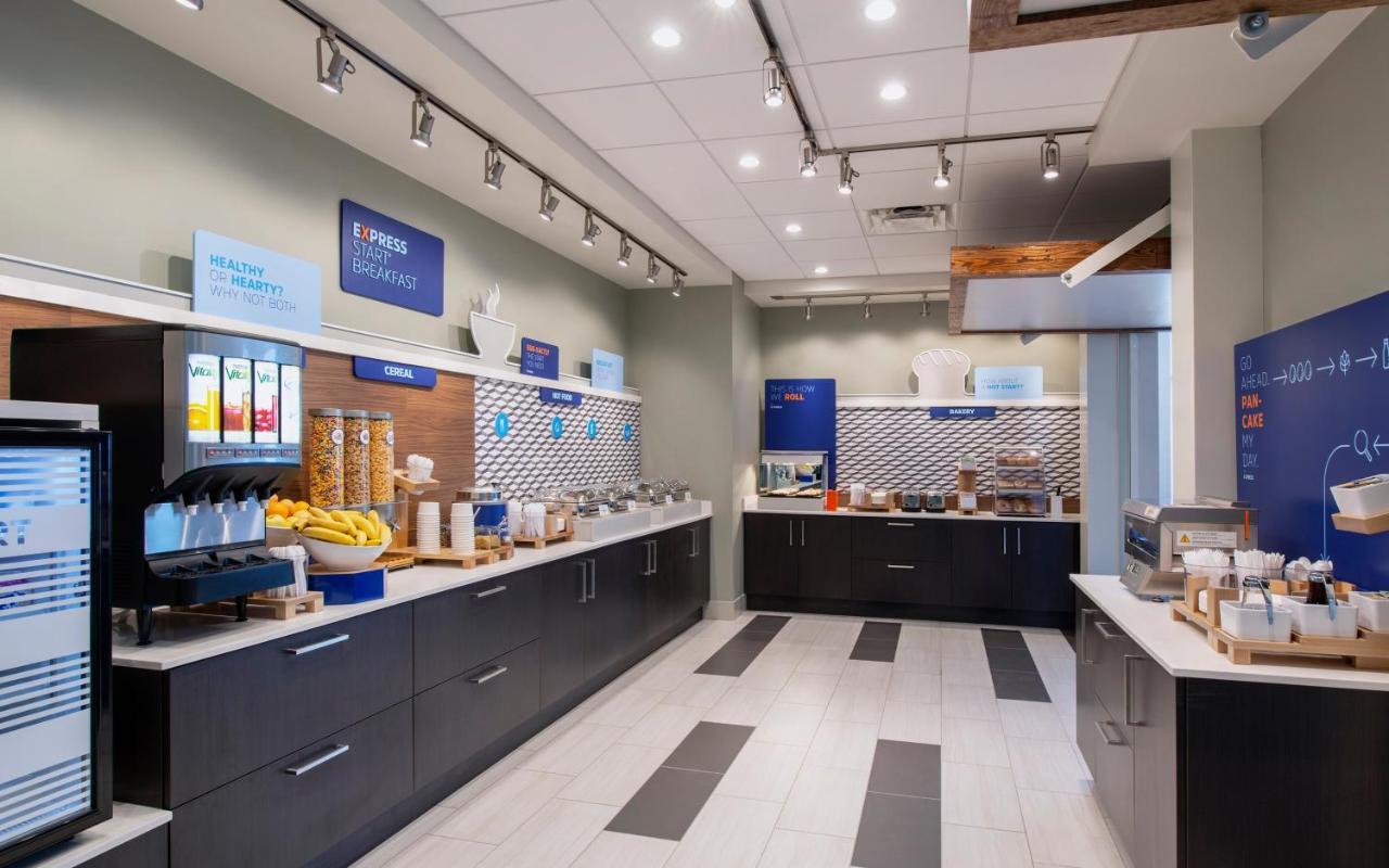 Holiday Inn Express & Suites Kelowna - East By Ihg Exteriér fotografie