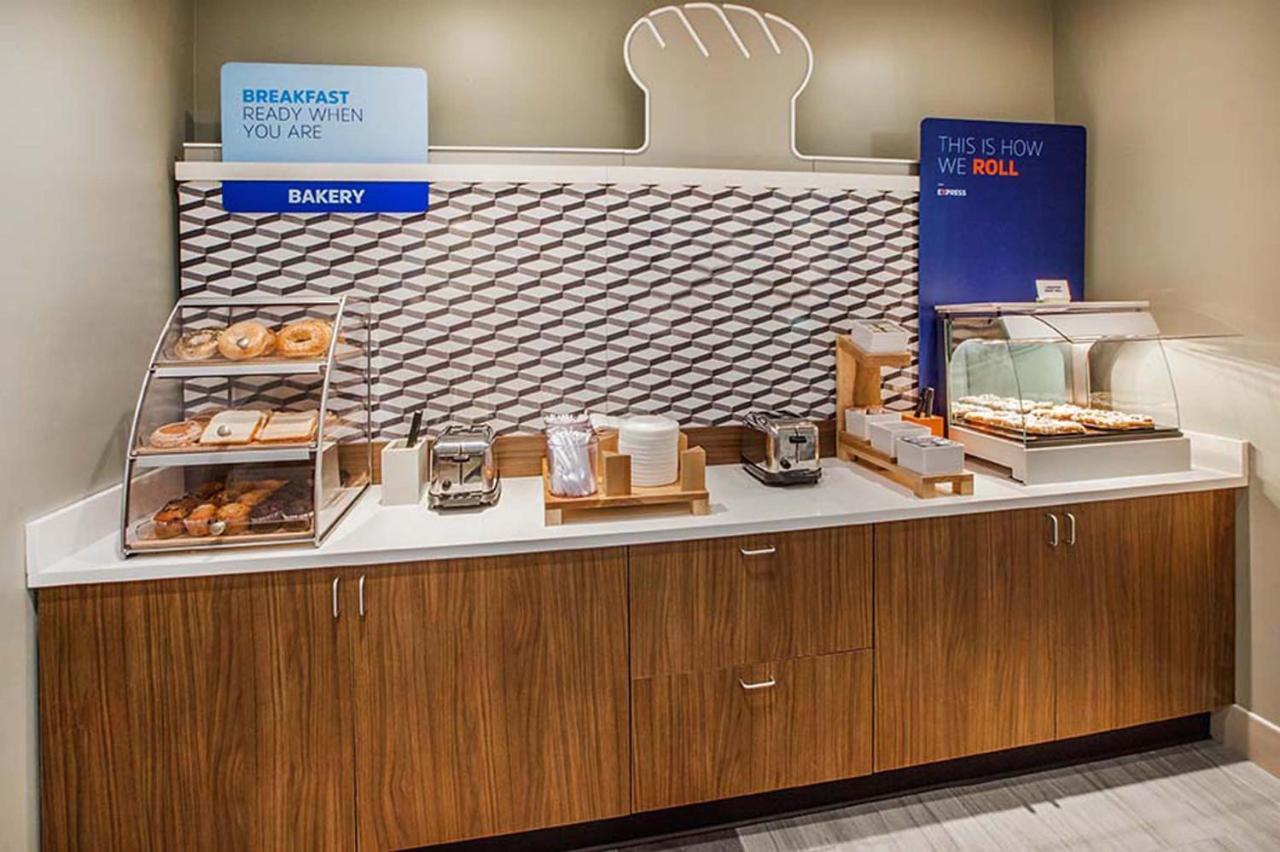 Holiday Inn Express & Suites Kelowna - East By Ihg Exteriér fotografie