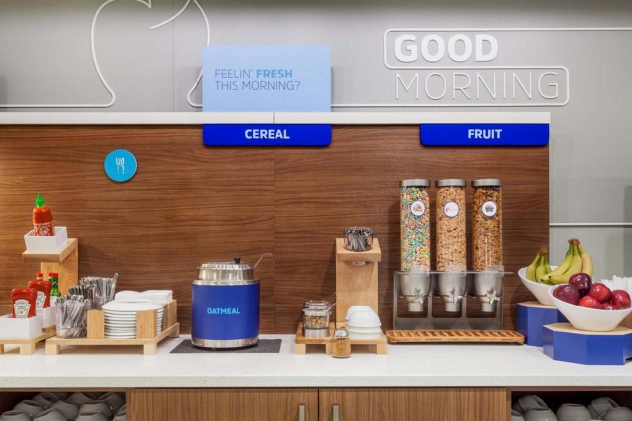 Holiday Inn Express & Suites Kelowna - East By Ihg Exteriér fotografie